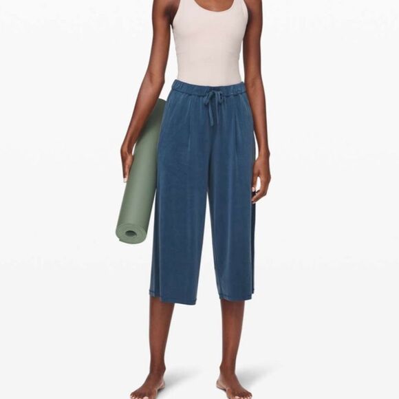 Lululemon Flow In Elegance Crop Blue Cupro Drape Wide Leg Lounge Pants Sz 4 - Picture 5 of 9